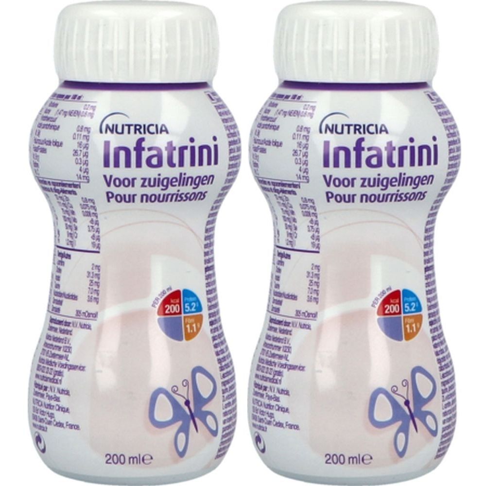 Deux bouteilles de lait infantile Infatrini. Bouchon blanc, texte violet. Inscription : Nutricia, Infatrini, Pour nourrissons, 200 ml.