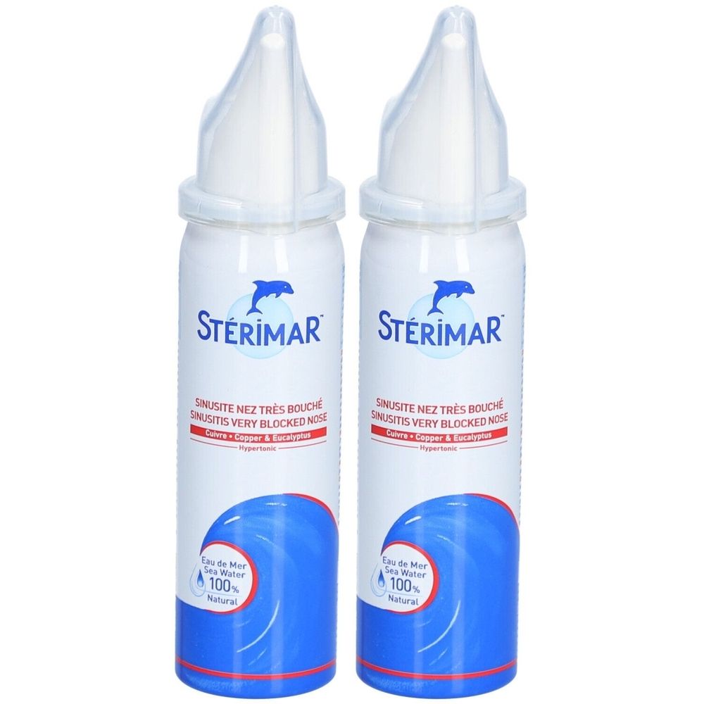 Deux flacons de spray blancs avec étiquette bleue. Inscription : STERIMAR, Sinusite Nez Très Bouché, Eau de Mer.