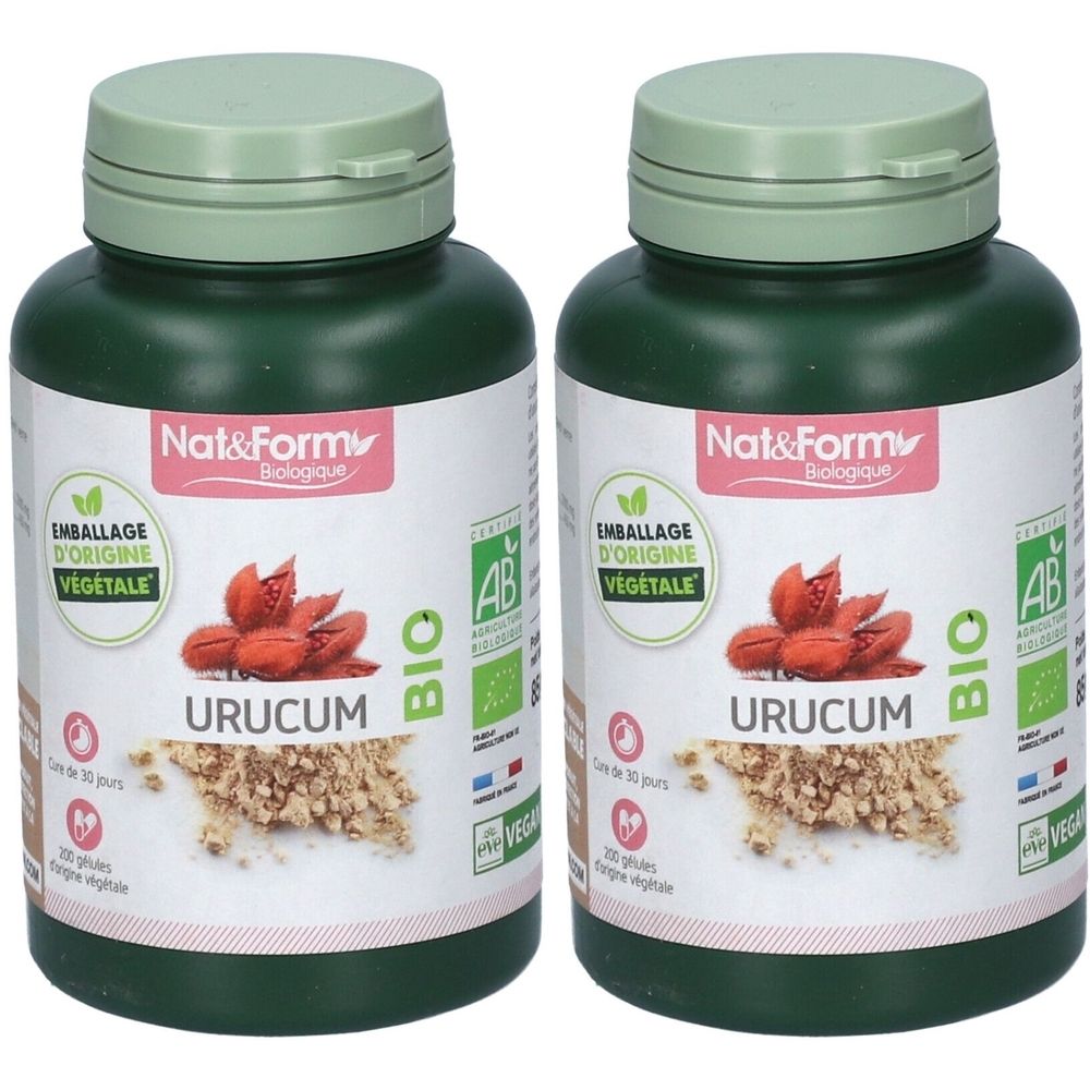 Deux flacons verts avec étiquettes. Les étiquettes indiquent "Nat&Form", "Urucum Bio" et le label AB Bio. Les flacons ont des bouchons verts.