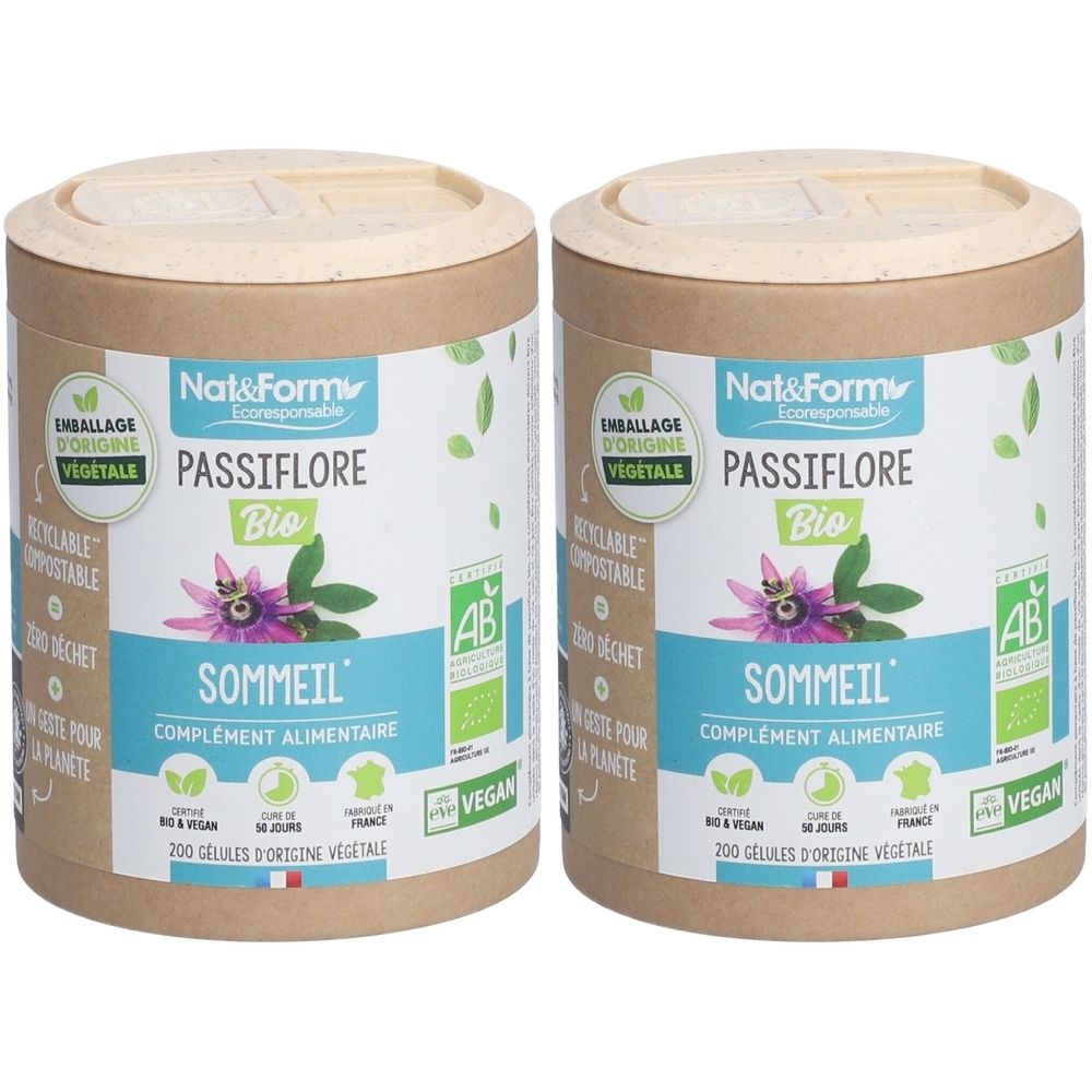 Deux boîtes cylindriques avec couvercles. Inscription : Passiflore Bio, Sommeil, complément alimentaire. Labels Vegan et AB.