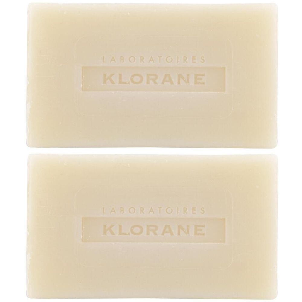 Deux savons rectangulaires. Inscription KLORANE et LABORATOIRES sur chaque savon.