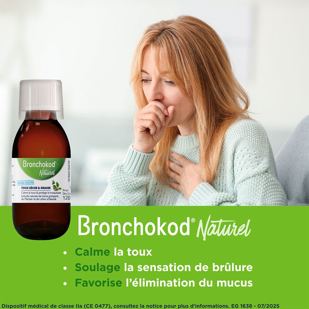 Femme qui tousse. Bouteille avec nom du produit à côté. Texte: calme la toux, soulage la brûlure, favorise le mucus.