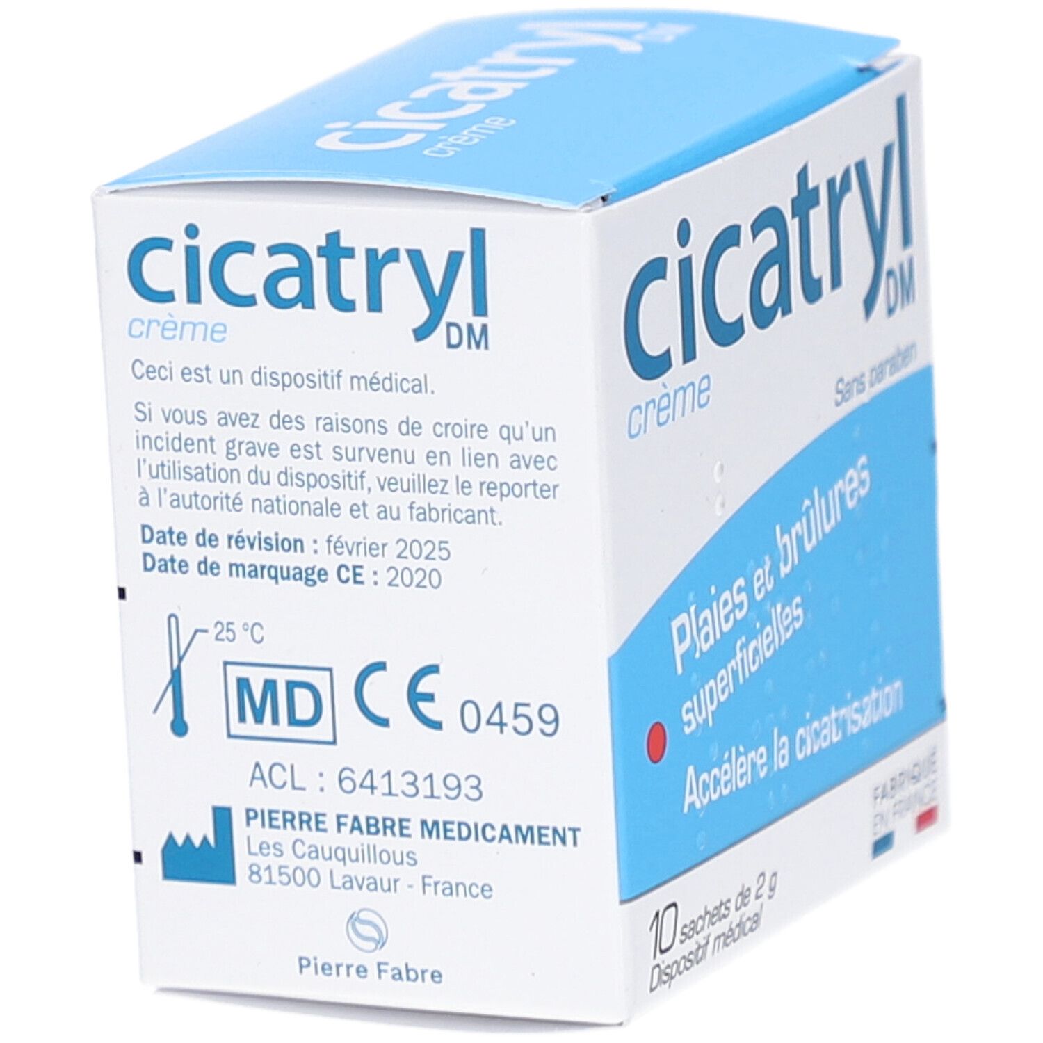 Boîte cicatrly DM crème. Texte: Plaies et brûlures superficielles, Accélère la cicatrisation. Marquage CE. Pierre Fabre Medicament.