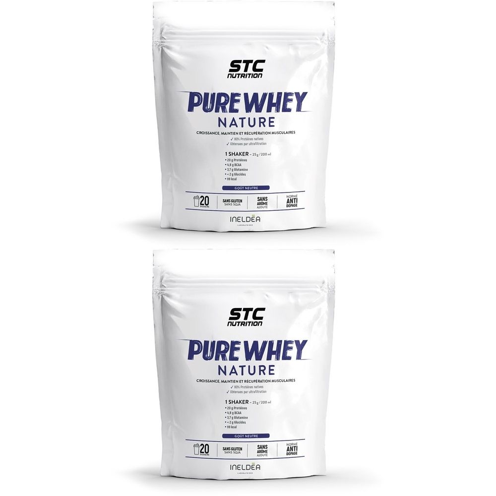 Deux sachets blancs "STC Nutrition Pure Whey Nature". Inscriptions : "Sans Gluten" et "Anti-Dopage".