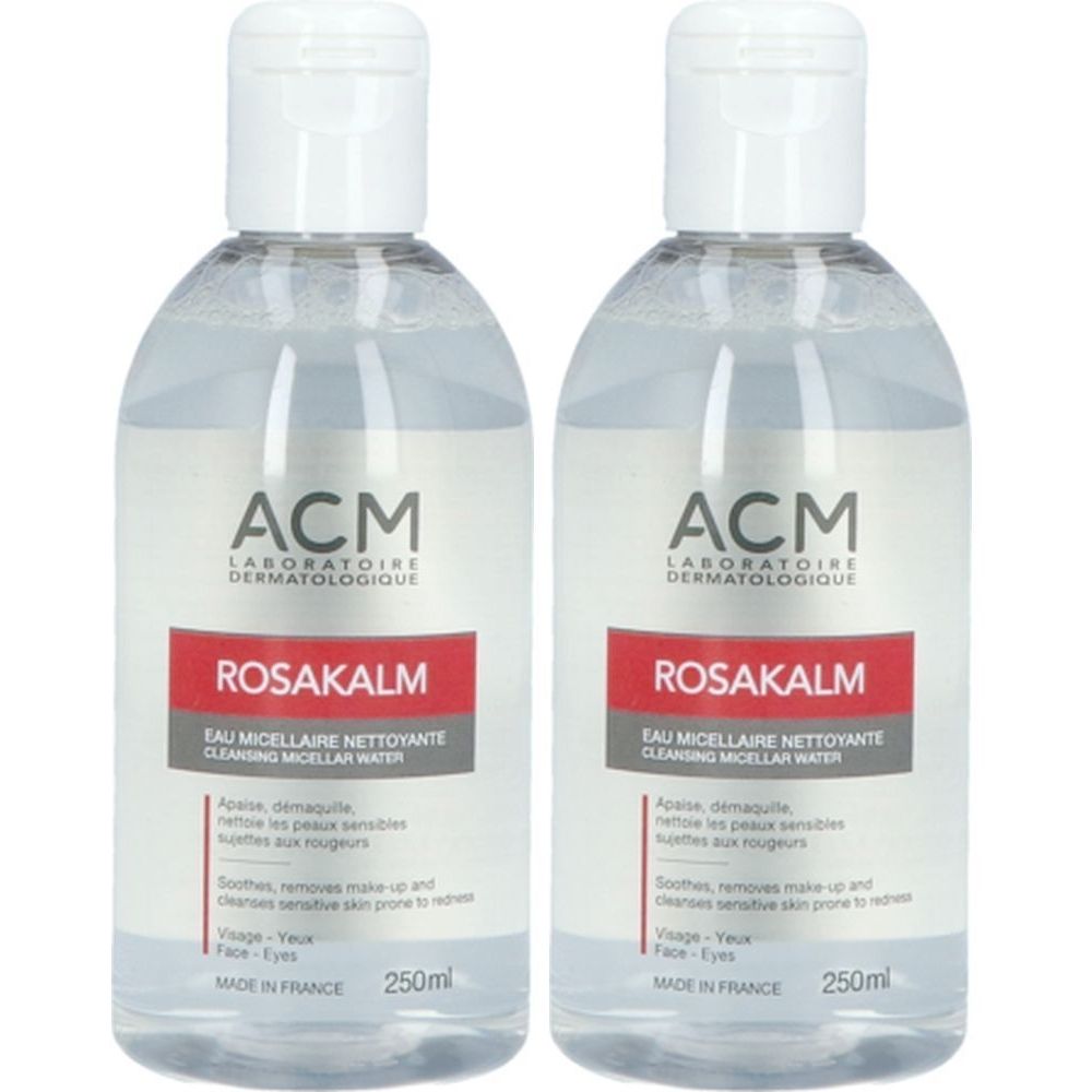 Deux flacons de Rosakalm Eau Micellaire Nettoyante. Liquide clair dans des flacons transparents avec bouchon blanc. Étiquette rouge avec texte.