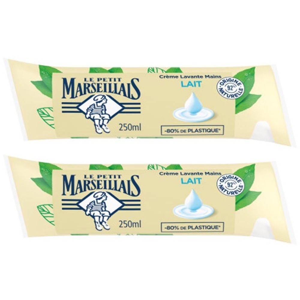 Deux sachets de crème lavante pour les mains. Inscription : Le Petit Marseillais, Crème Lavante Mains Lait, 250ml. 92% d'ingrédients naturels.
