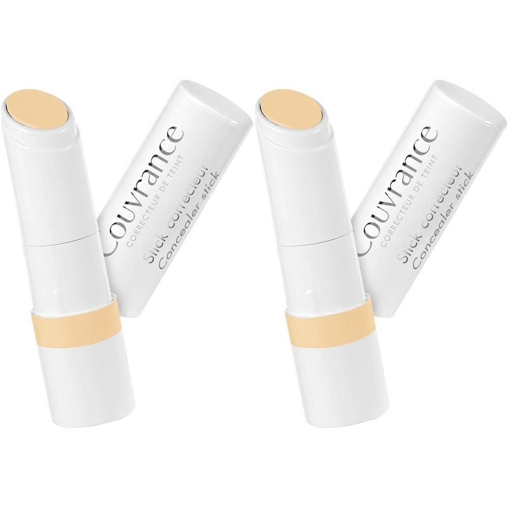 Quatre sticks correcteurs Couvrance jaunes. Étui blanc avec inscription Couvrance. Tête de stick et anneau jaunes.