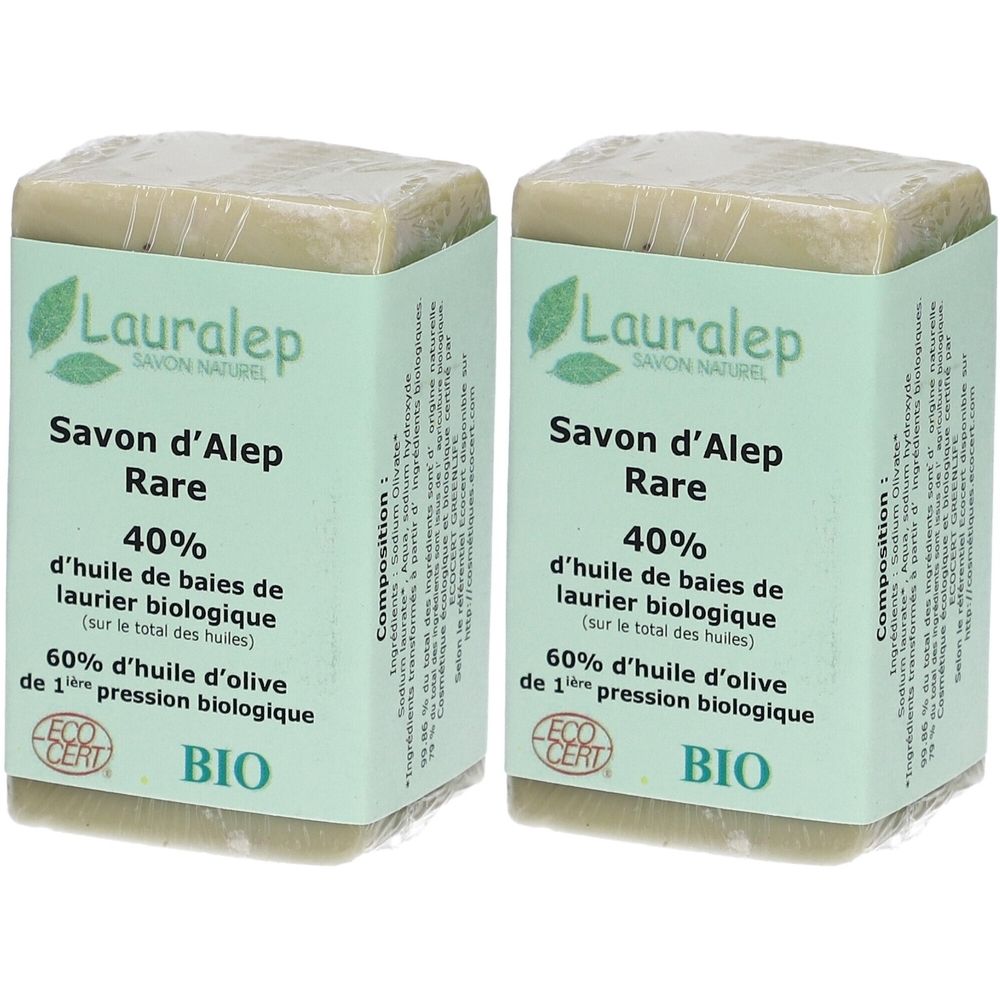 Deux savons emballés. Inscription: Lauralep Savon d'Alep Rare, 40% huile de laurier, 60% huile d'olive, certification BIO.