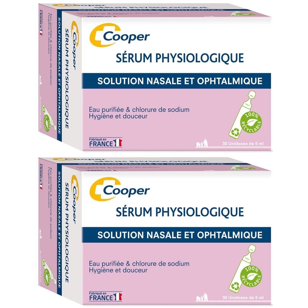 Deux boîtes de sérum physiologique Cooper. Inscription : Sérum physiologique, solution nasale et ophtalmique. Fabriqué en France. Emballage rose et blanc.