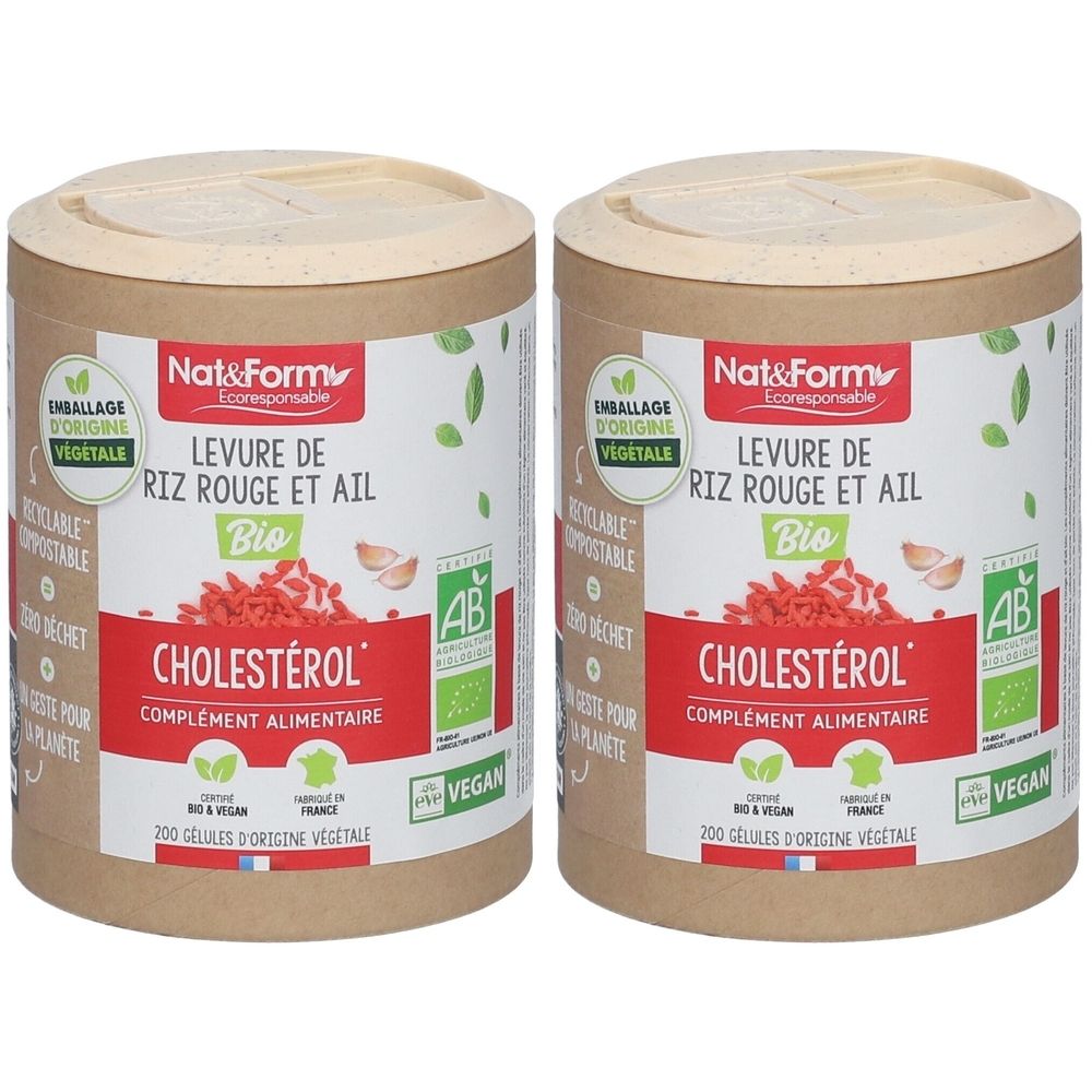 Deux boîtes cylindriques avec étiquettes. Inscription : Nat&Form, Levure de Riz Rouge et Ail Bio, Cholestérol, complément alimentaire. Avec label AB Bio.