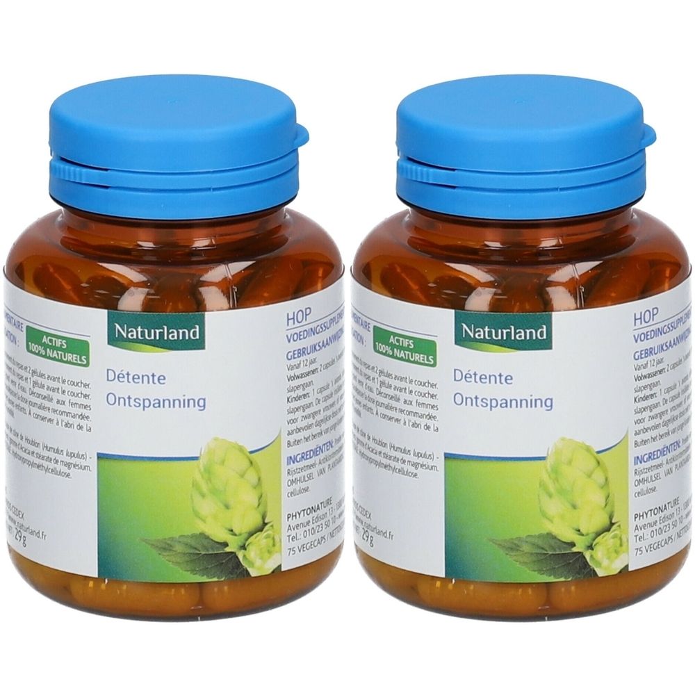 Deux flacons bruns avec des bouchons bleus. Étiquettes avec "Naturland", "Détente", "Ontspanning" et une image de houblon.