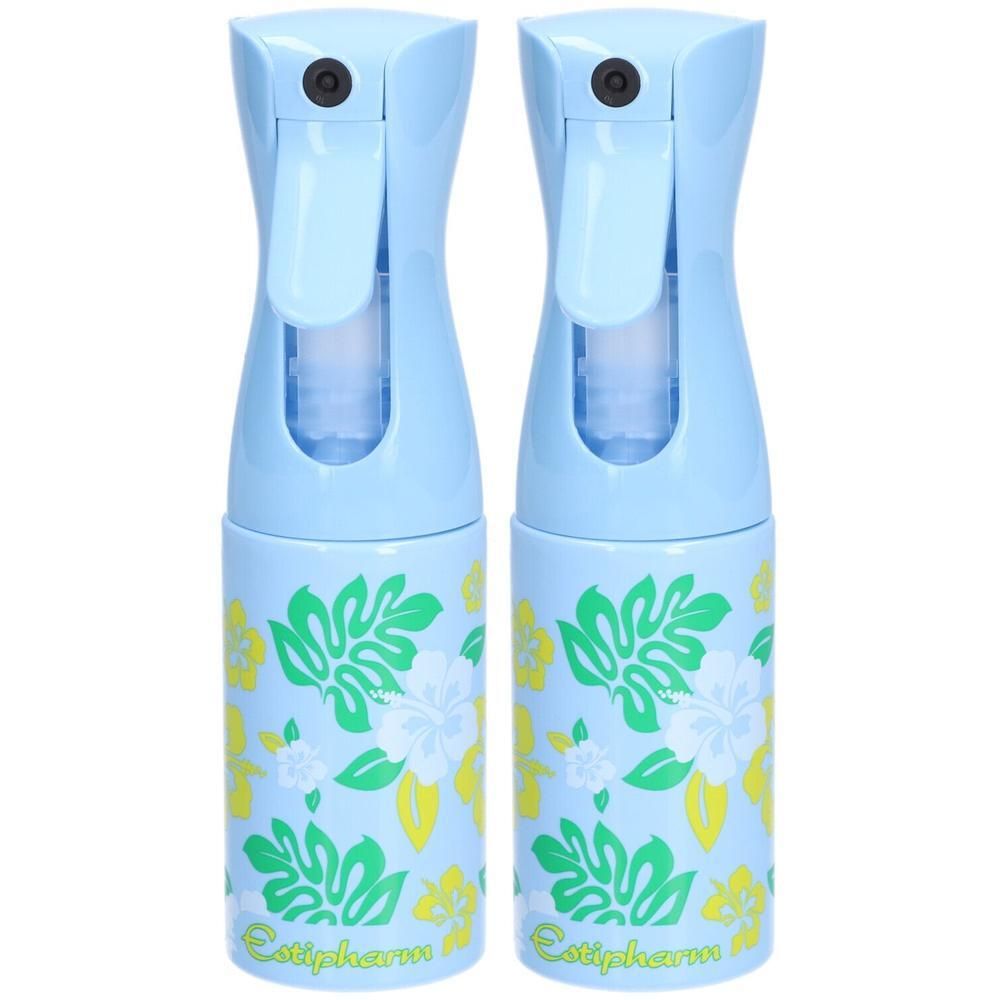 Deux brumisateurs rechargeables bleu clair avec motif tropical. Le nom Estipharm est visible.