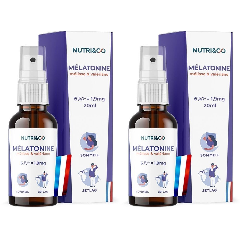 Deux flacons de Mélatonine NUTRI&CO avec vaporisateur et emballage. Inscription : 6 doses = 1,9mg, 20ml. Illustrations : sommeil et jet lag.
