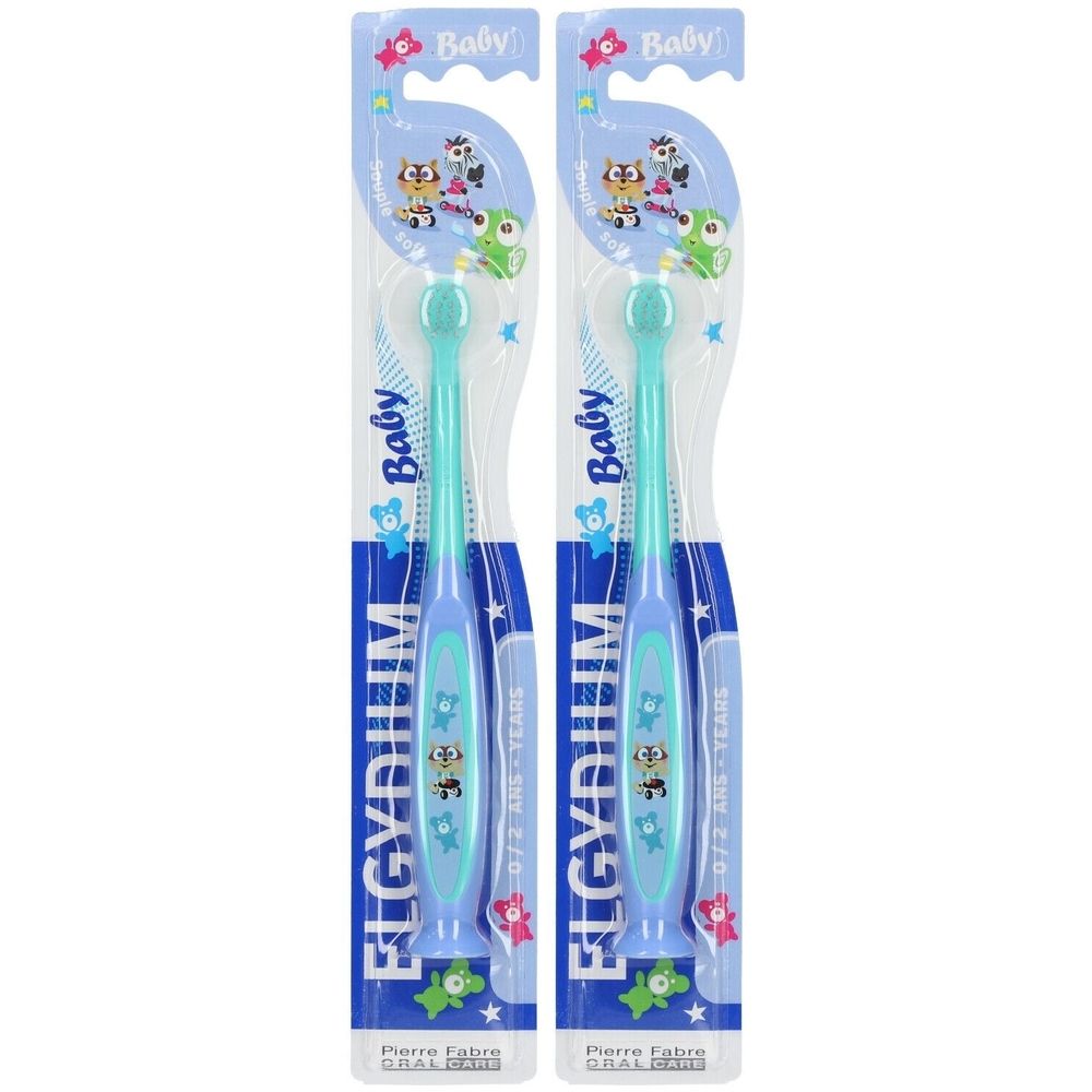 Deux brosses à dents pour bébé, emballées. Manches bleu turquoise avec motifs animaux. Inscription : ELGYDIUM Baby, 0/2 ANS YEARS.