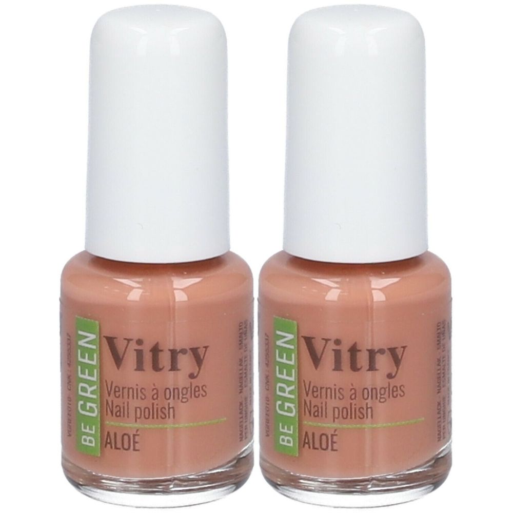 Deux flacons de vernis à ongles. Inscription : Vitry, Be Green, Vernis à ongles, Nail polish, Aloé. Teinte : beige rosé. Bouchon blanc.
