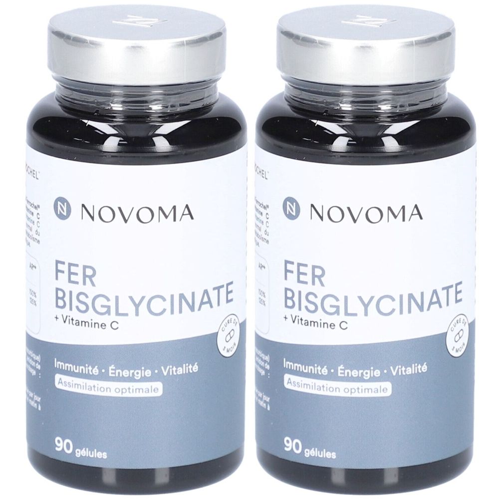 Deux flacons de NOVOMA Fer Bisglycinate avec des couvercles argentés. Les étiquettes indiquent "FER BISGLYCINATE + Vitamine C" et "90 gélules".