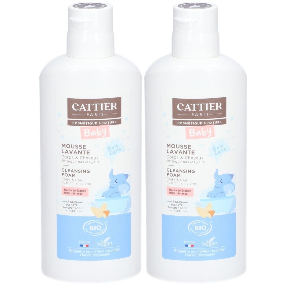 Deux flacons blancs CATTIER PARIS Baby Mousse Lavante. Inscription: Cleansing Foam, BIO, Vegan. Illustration d'un éléphant dans un bain.