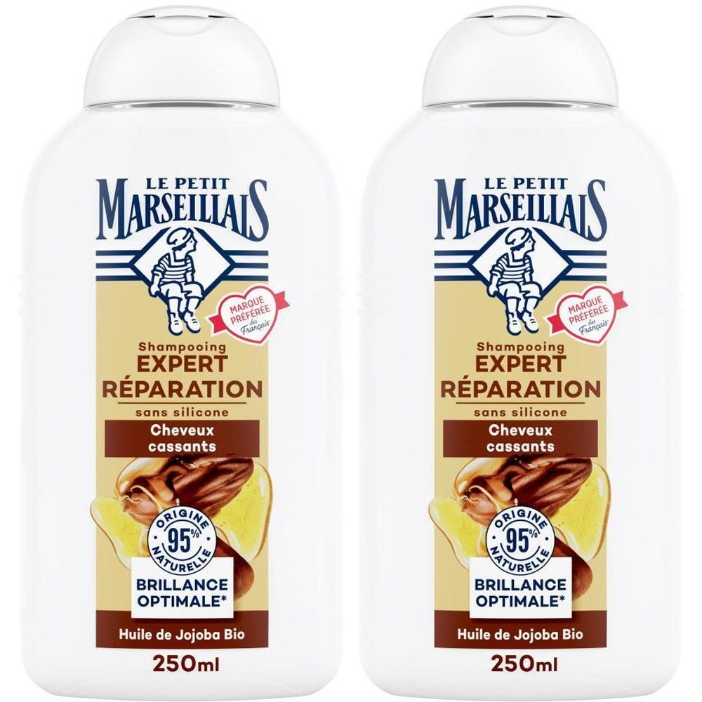 Deux flacons de shampooing. Inscription: Le Petit Marseillais, Expert Réparation, Huile de Jojoba Bio. 250ml.