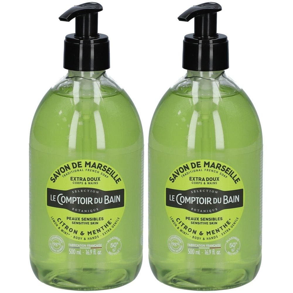 Deux flacons de savon liquide avec pompe noire. Inscription : Savon de Marseille, Le Comptoir du Bain, Citron & Menthe. Liquide vert.