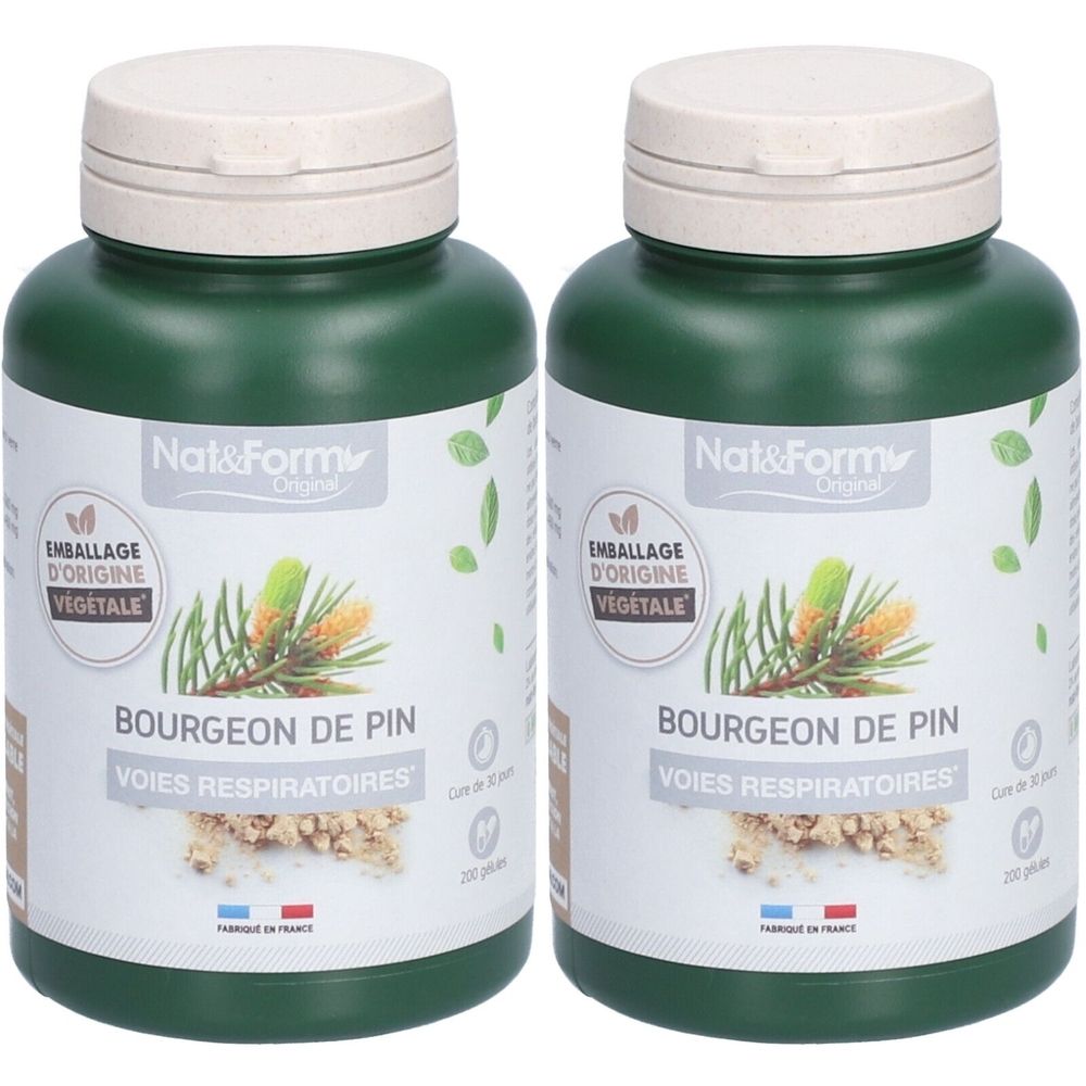 Deux flacons verts avec couvercles blancs. Étiquettes avec "BOURGEON DE PIN" et "VOIES RESPIRATOIRES". Marque : Nat&Form.