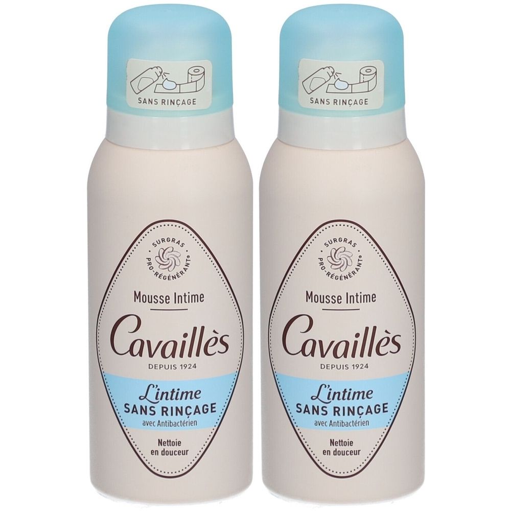 Deux flacons de mousse intime. Bouchon bleu clair, étiquette blanche avec texte Cavaillès, Mousse Intime, Sans Rinçage.