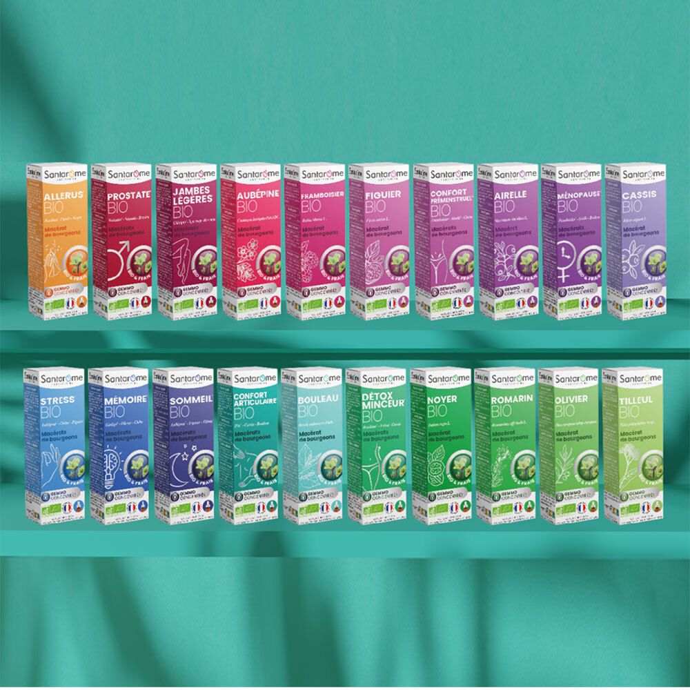 Étagère avec différents produits bio SANTAROME. Différentes couleurs et emballages.