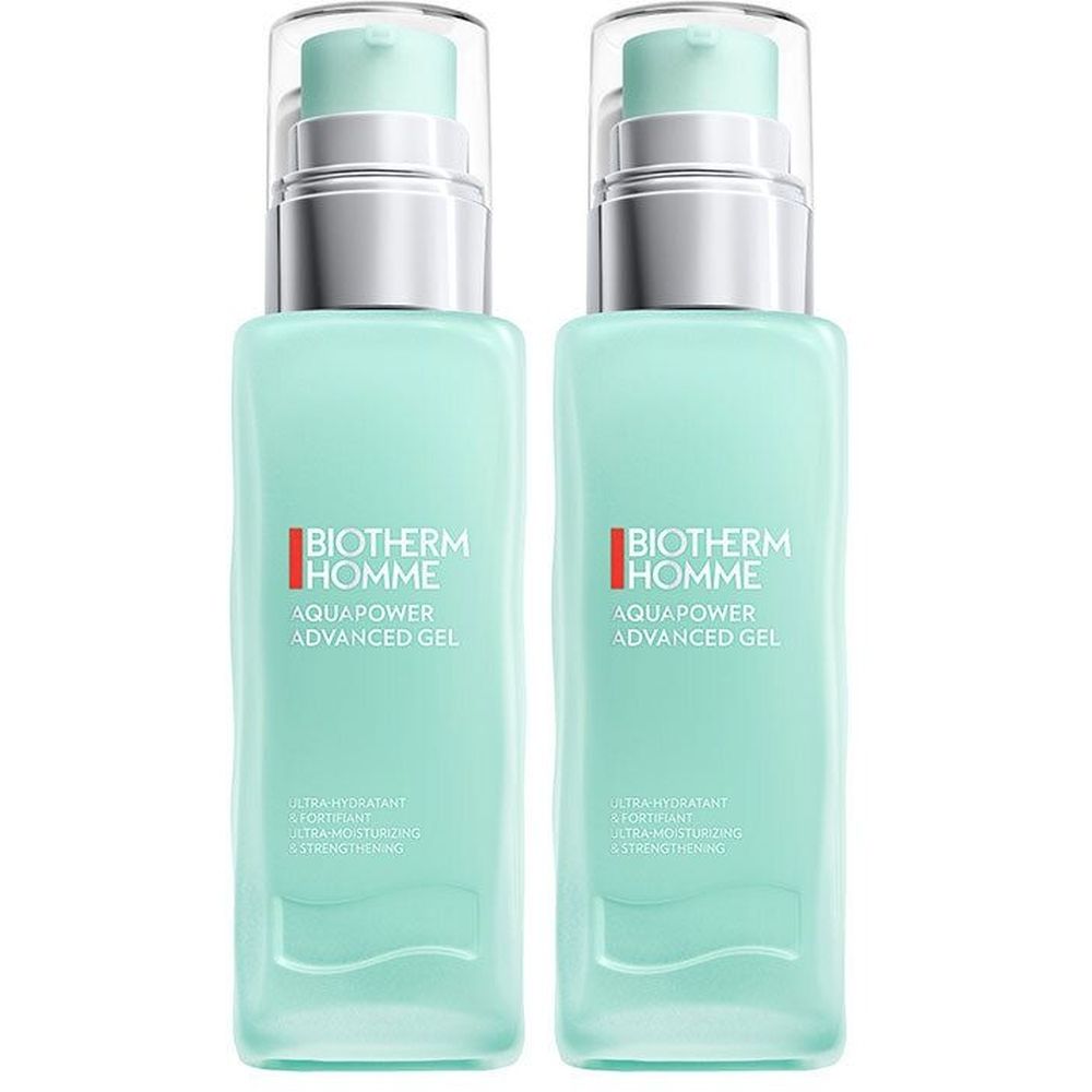 Deux flacons de Biotherm Homme Aquapower Advanced Gel. Flacons rectangulaires turquoise avec pompes argentées. Inscription : Biotherm Homme.