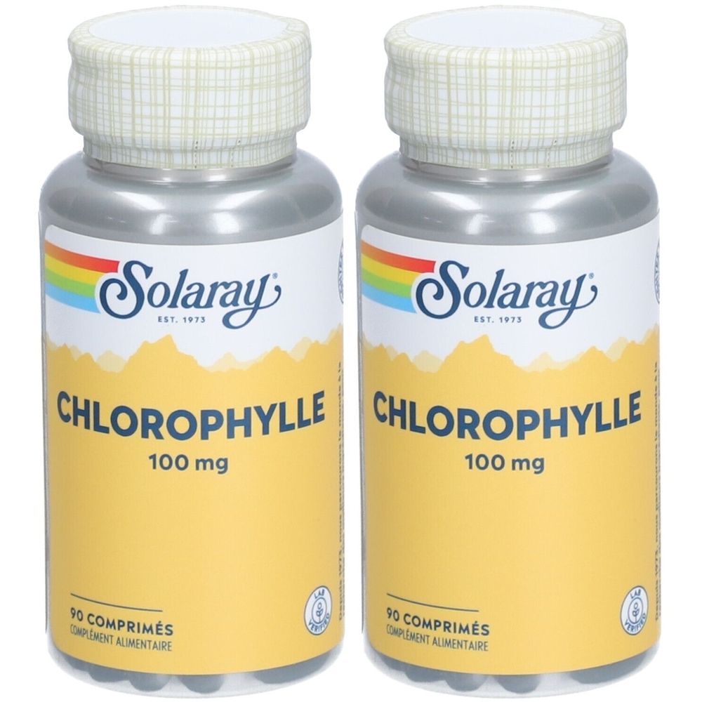 Deux flacons de complément alimentaire à la chlorophylle. Inscription : Solaray, Chlorophylle 100 mg. Fond jaune, flacons argentés.