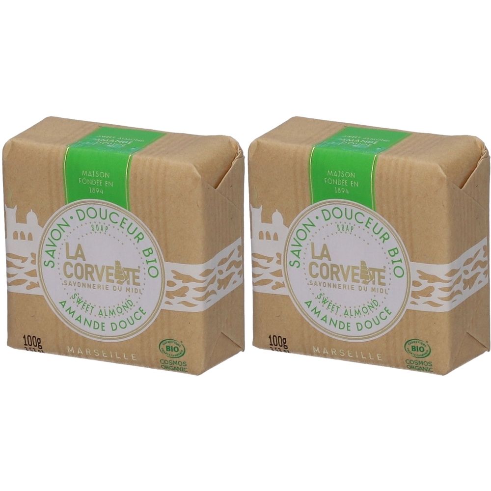 Deux savons rectangulaires emballés. Inscription: LA CORVETTE Savon douceur bio Amande Douce. Label bio.
