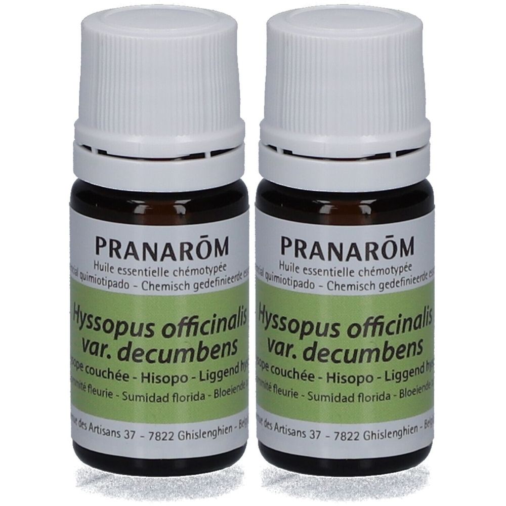 Deux flacons en verre brun avec bouchons blancs. Étiquettes avec PRANAROM et Hyssopus officinalis var. decumbens.