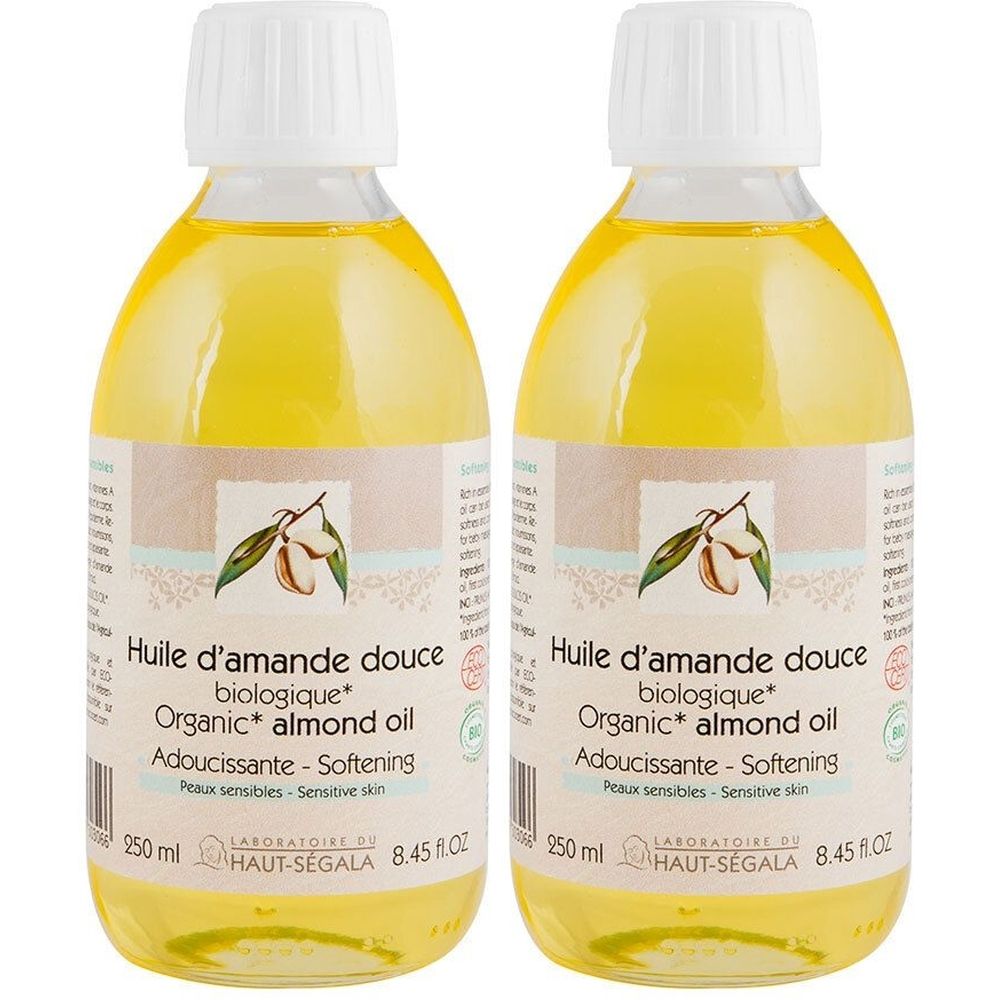Deux flacons d'huile d'amande douce. Inscription: Huile d'amande douce biologique, Organic almond oil, Adoucissante - Softening. 250 ml. Laboratoire du Haut-Ségala.