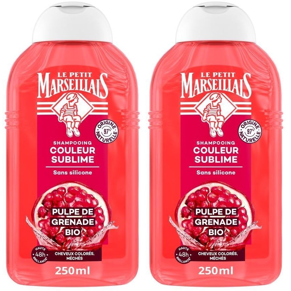 Deux flacons de shampooing. Inscription: Le Petit Marseillais, Shampooing Couleur Sublime, Pulpe de Grenade Bio. 250ml.