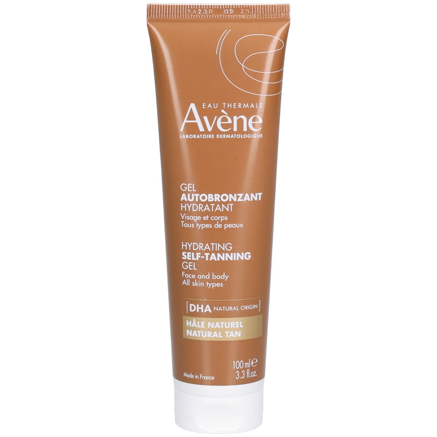 Tube marron avec bouchon blanc. Texte: Gel Autobronzant Hydratant, Hydrating Self-Tanning Gel. Marque et logo visibles.