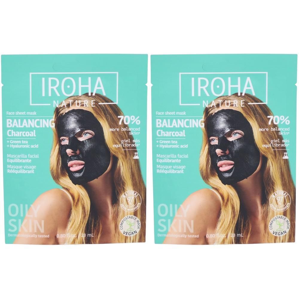 Deux paquets de masques faciaux Iroha Nature au charbon pour peaux grasses. Une femme porte le masque noir.