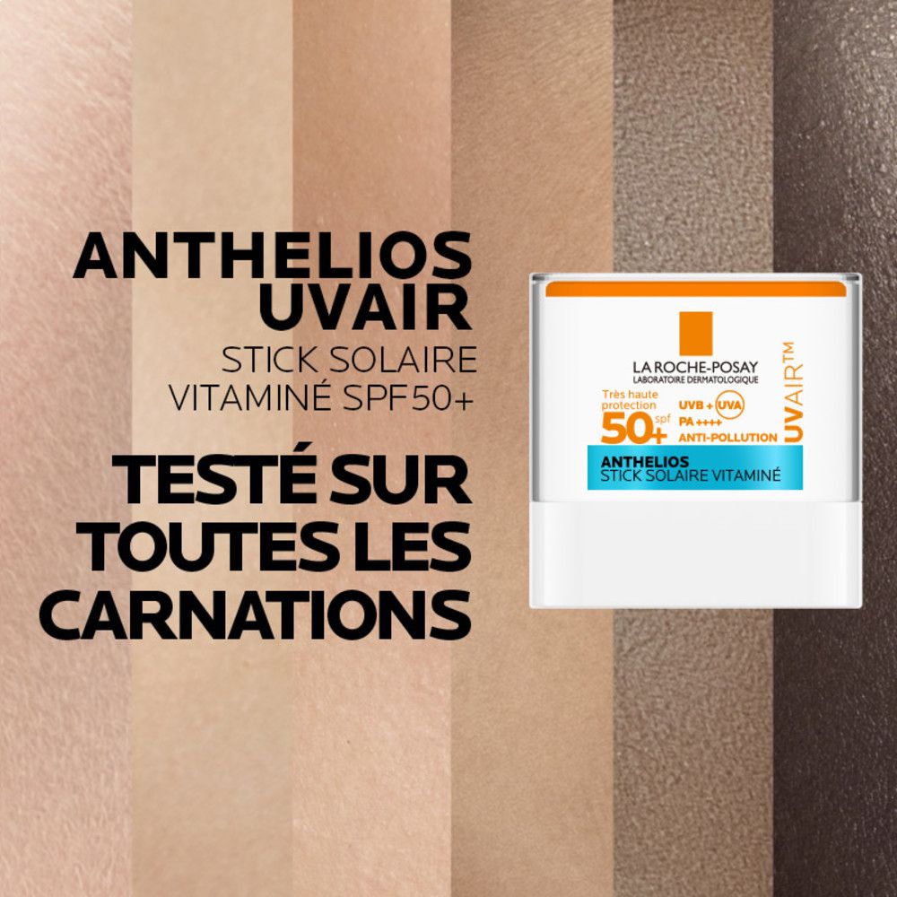 Stick blanc avec capuchon orange. Texte: Anthelios UVAIR Stick Solaire Vitaminé SPF50+. Testé sur toutes les carnations.