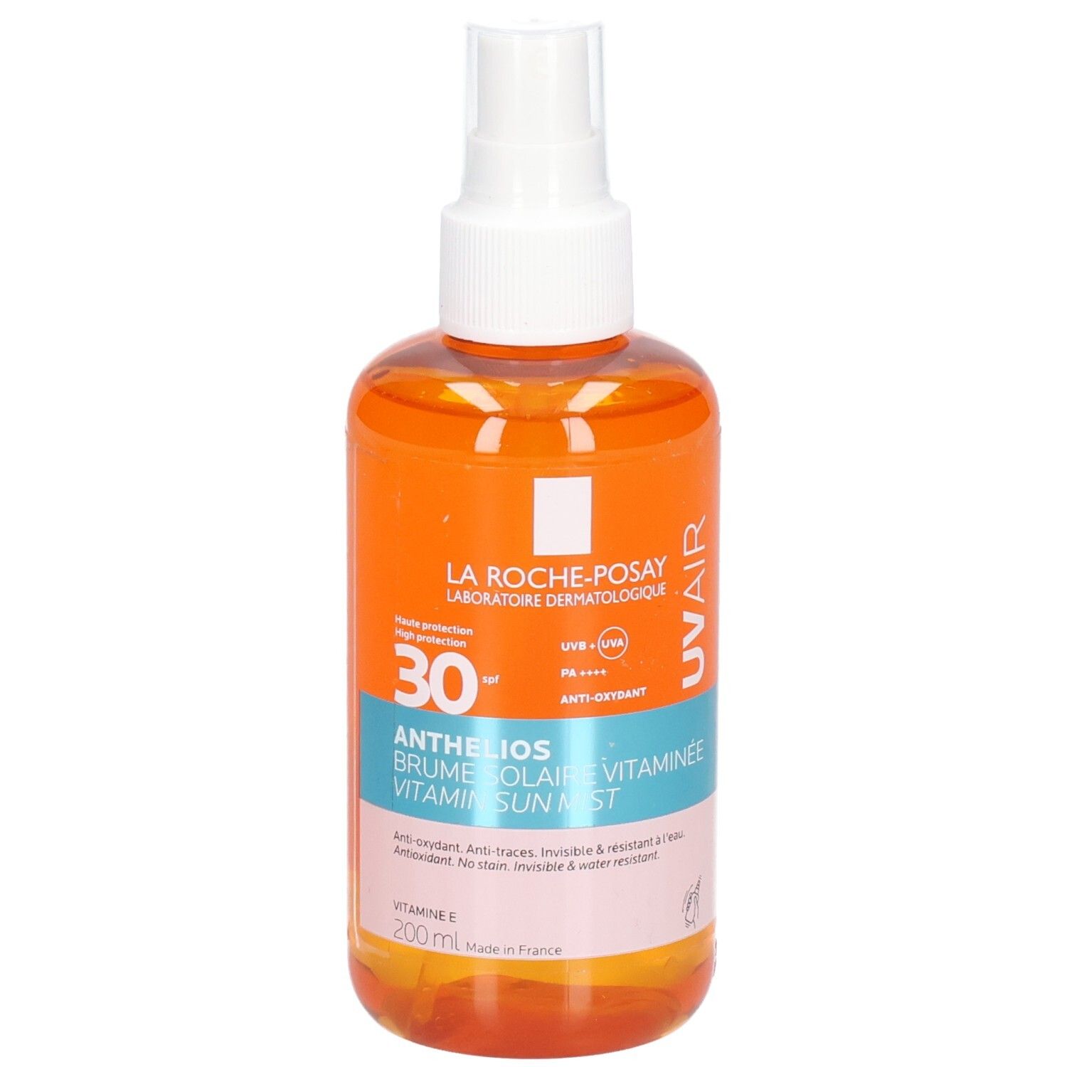 Flacon spray orange avec tête blanche. Inscription: ANTHELIOS UVAIR BRUME SOLAIRE VITAMINÉE SPF30. Marque: LA ROCHE-POSAY.