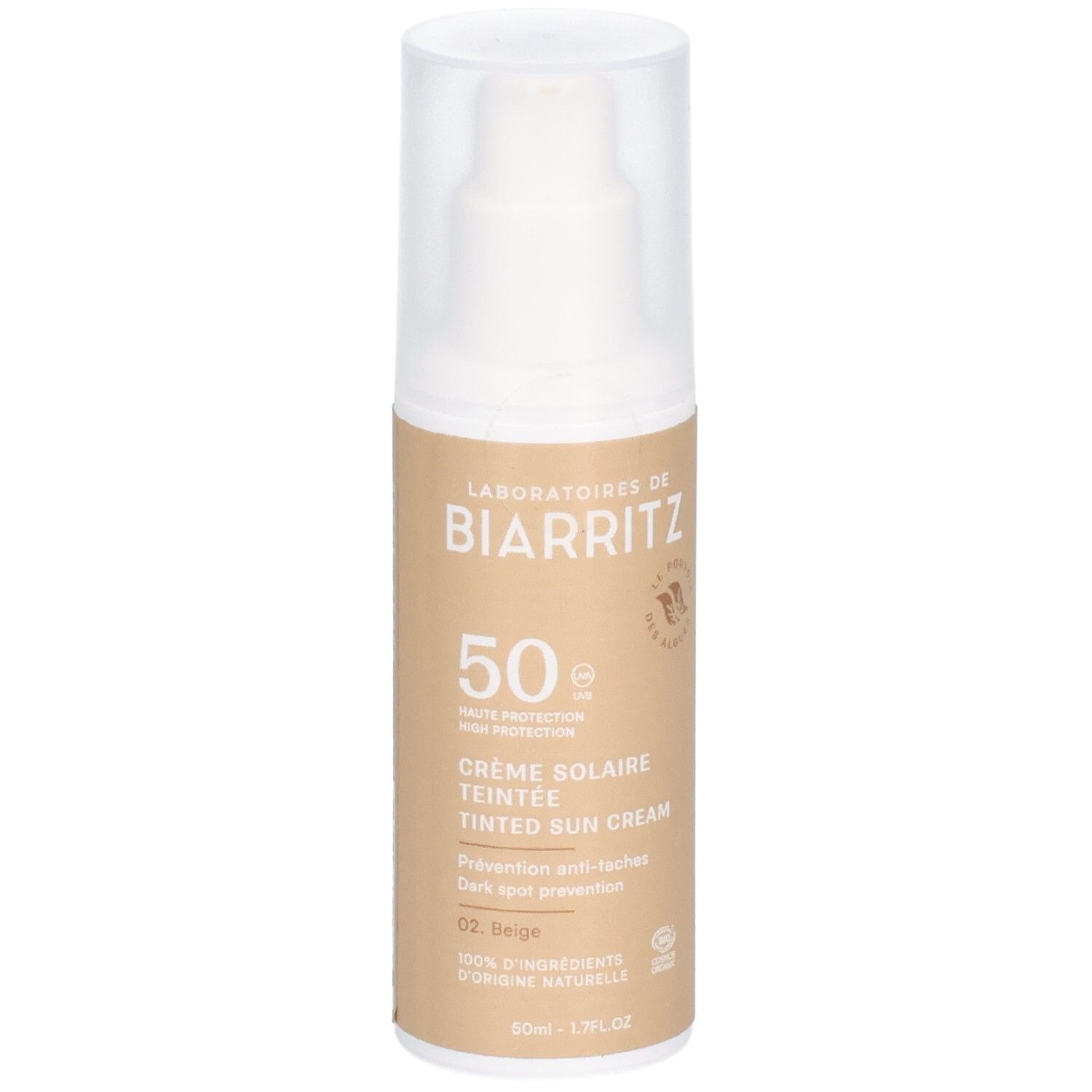 Flacon de crème solaire teintée beige avec pompe. Inscriptions: Laboratoires de Biarritz, SPF 50, Crème Solaire Teintée, 02 Beige.