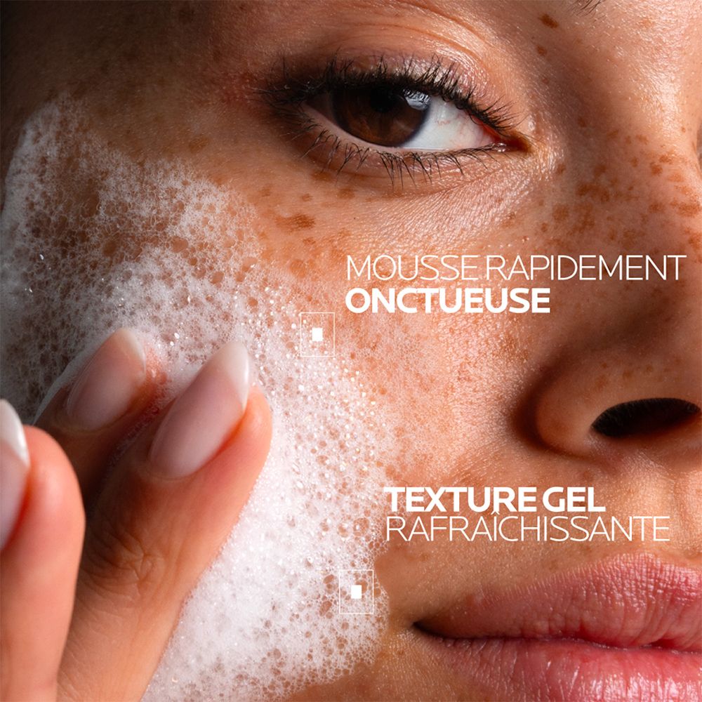 La Roche-Posay Effaclar Gel forme rapidement une mousse onctueuse.
