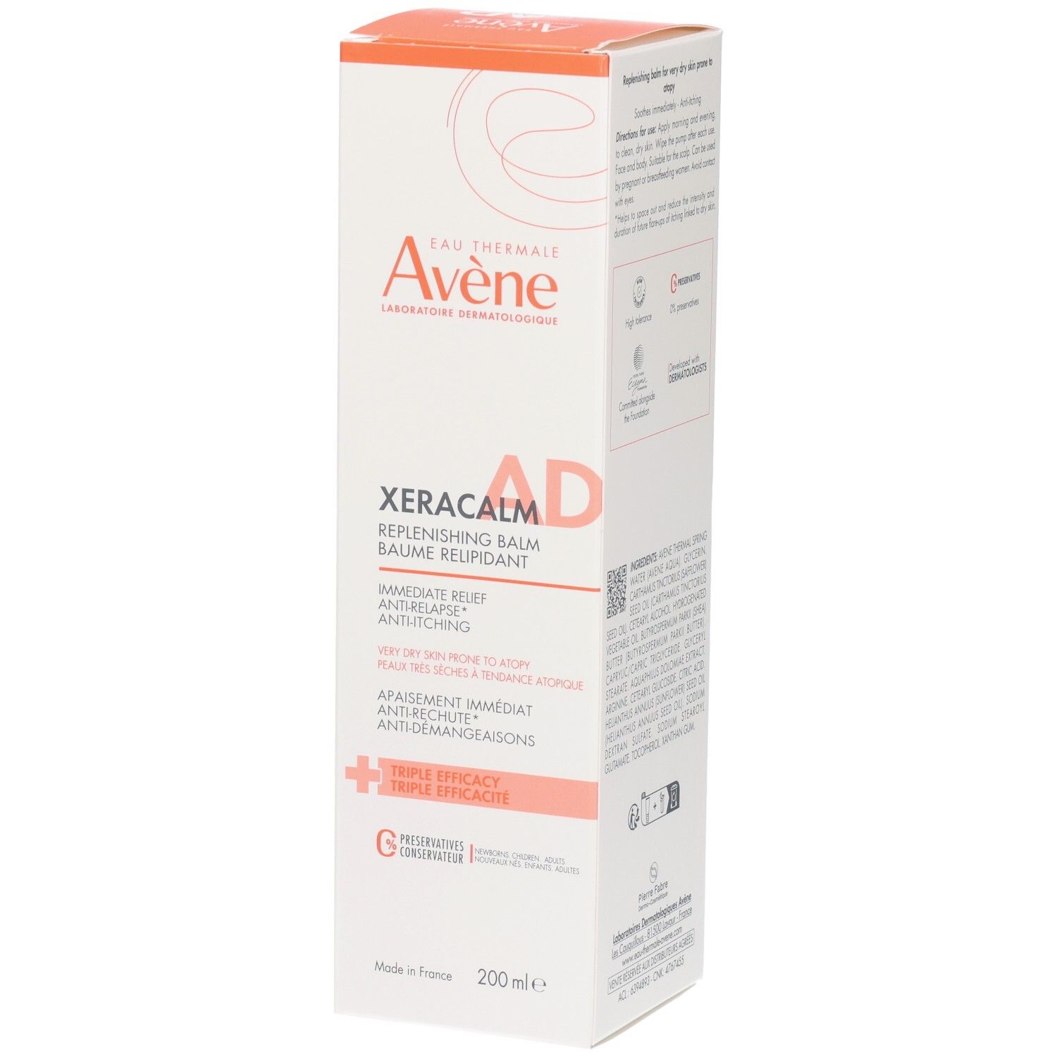Boîte Avene XeraCalm AD Baume. Nom du produit et logo. Emballage blanc avec accents orange. 200 ml.