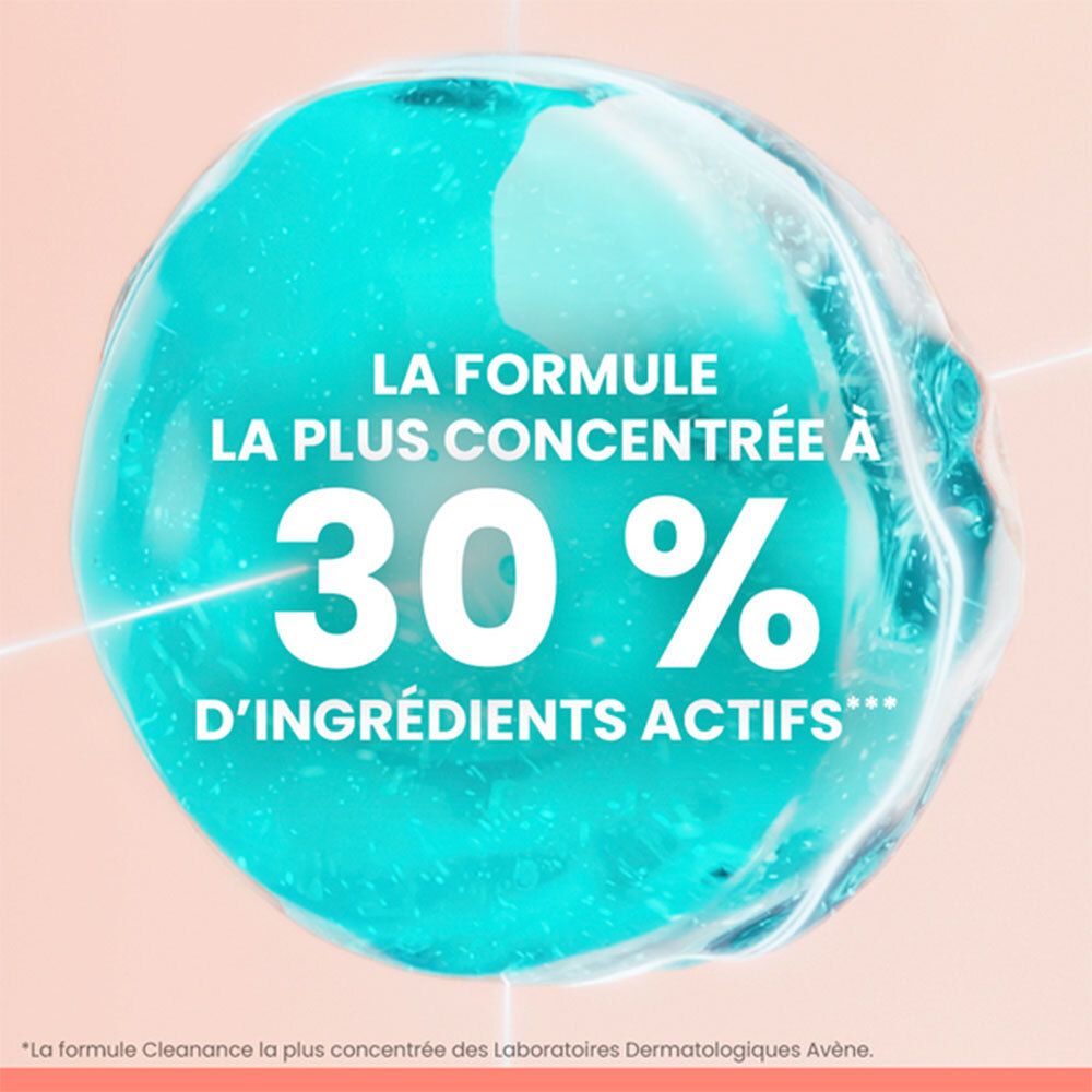 Image d'un liquide bleu avec l'inscription 30% d'ingrédients actifs. Texte: La formule la plus concentrée.