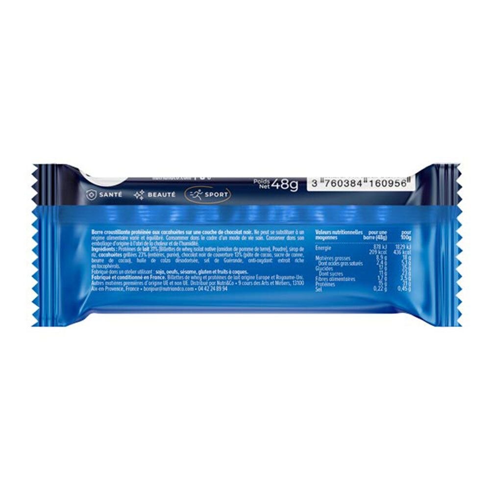 Dos de l'emballage de la barre protéinée. Emballage bleu avec texte et informations nutritionnelles. Poids : 48g.