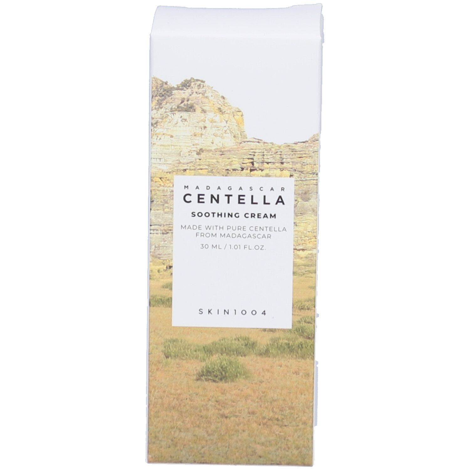 Emballage blanc avec paysage. Texte: CENTELLA SOOTHING CREAM, SKIN1004.
