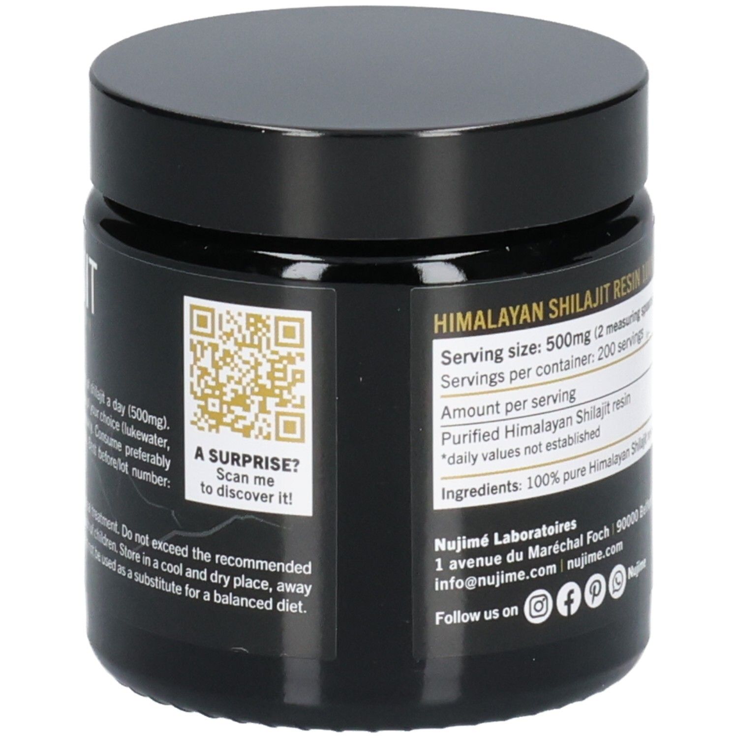 Pot noir avec couvercle. Inscription SHILAJIT. Dos avec code QR et texte: A SURPRISE? Scan me to discover it!