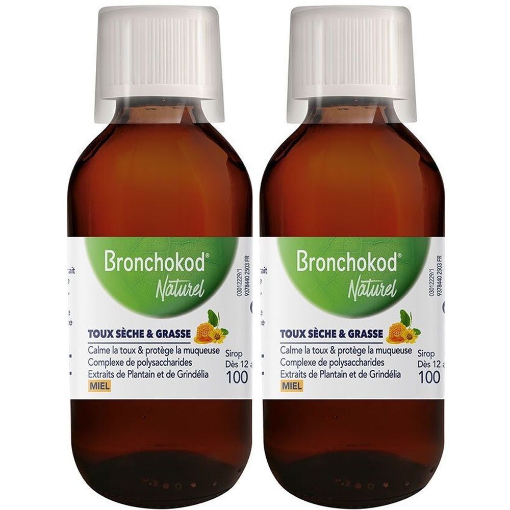 Deux flacons de sirop Bronchokod Naturel. Bouteilles en verre brun avec bouchon blanc et étiquette. Texte: TOUX SÈCHE & GRASSE, MIEL.