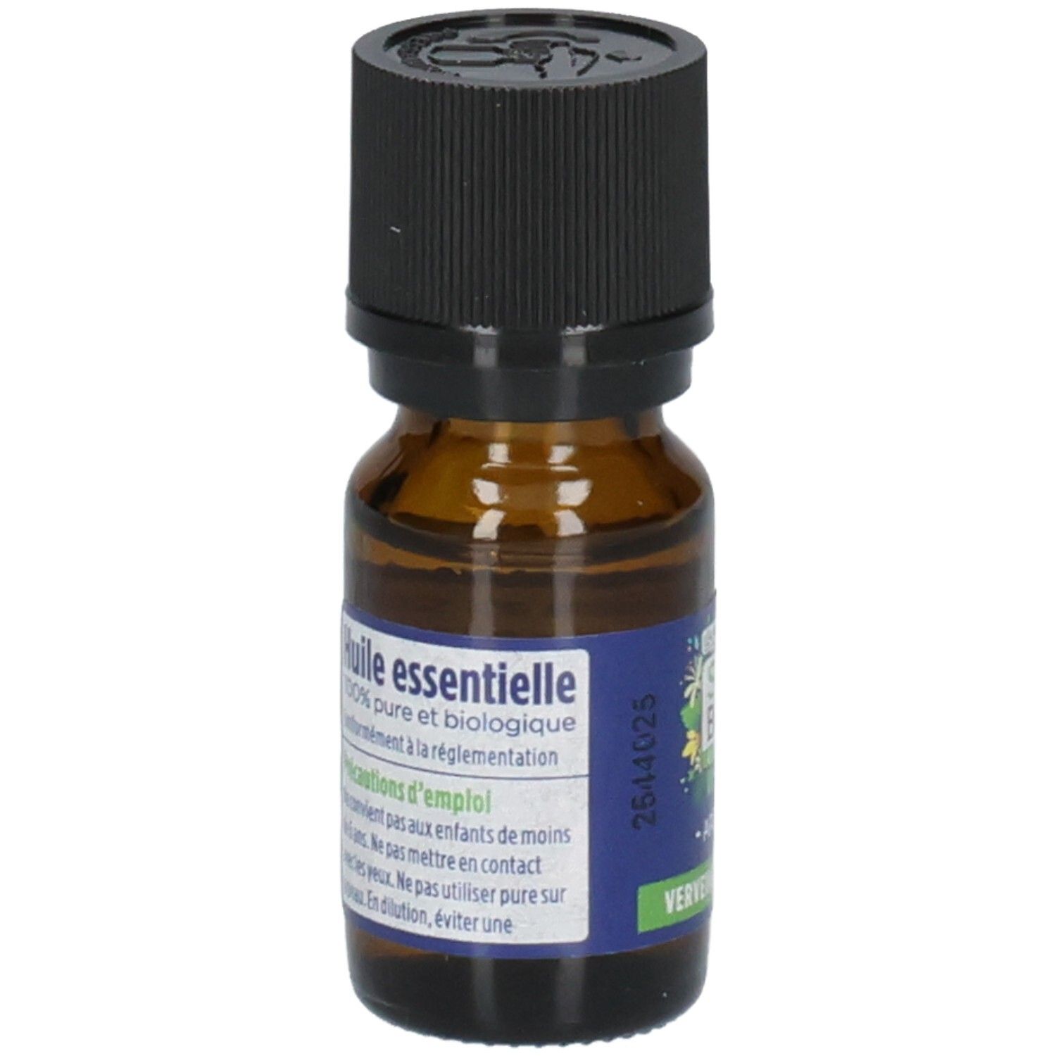 Flacon en verre brun avec bouchon noir. Étiquette : Huile essentielle, 100% pure et biologique.