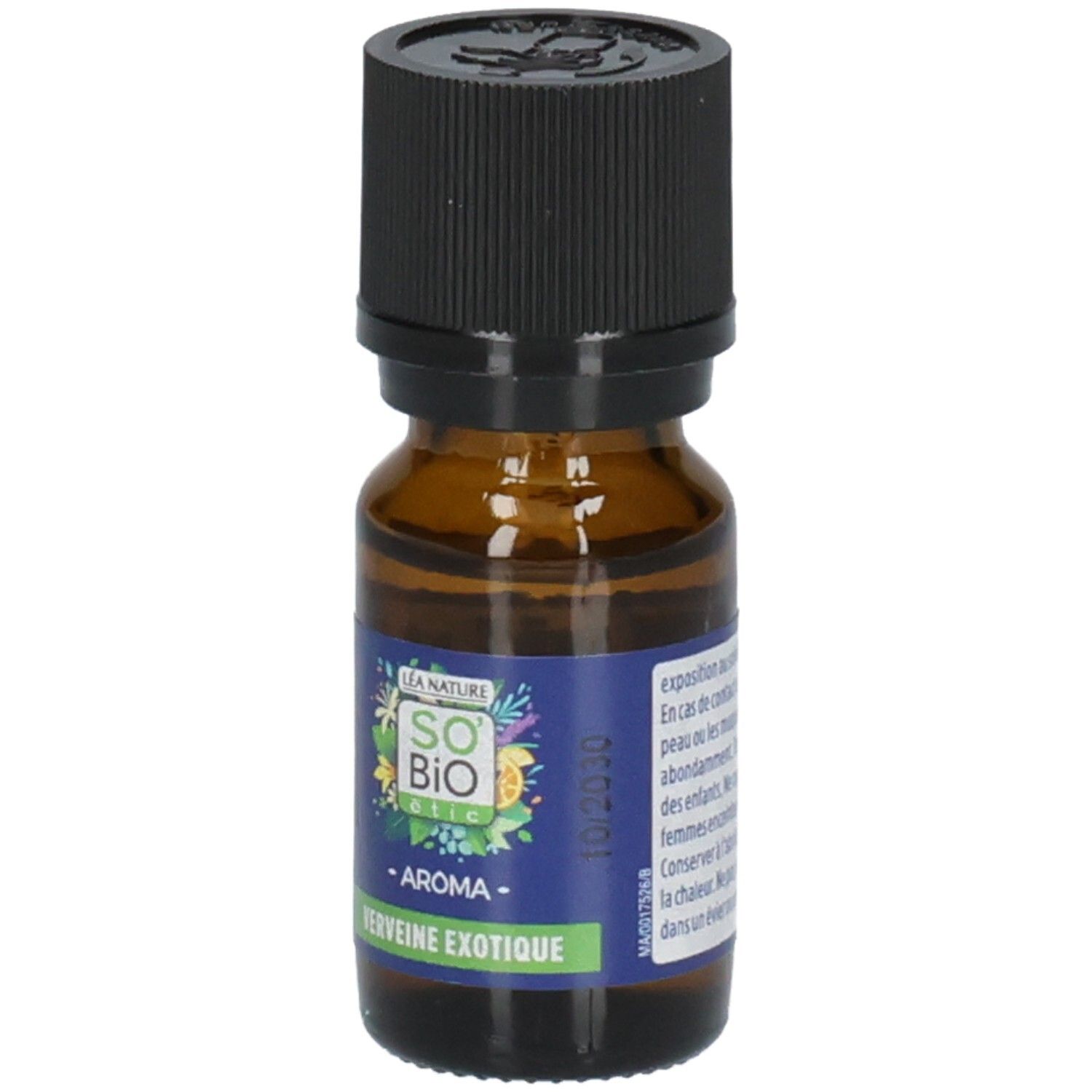 Flacon en verre brun avec bouchon noir. Étiquette : So Bio Etic, Aroma, Verveine exotique.