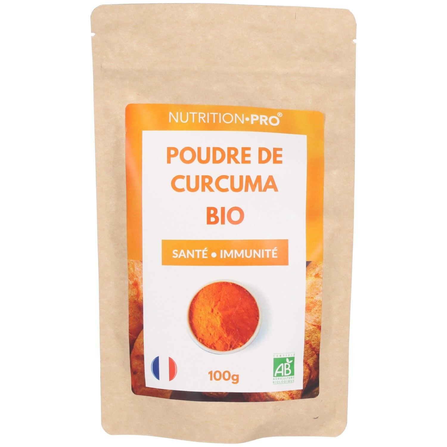 Sachet de poudre jaune. Étiquette: Poudre de Curcuma Bio, Santé et Immunité. Drapeau français, label AB, 100g.