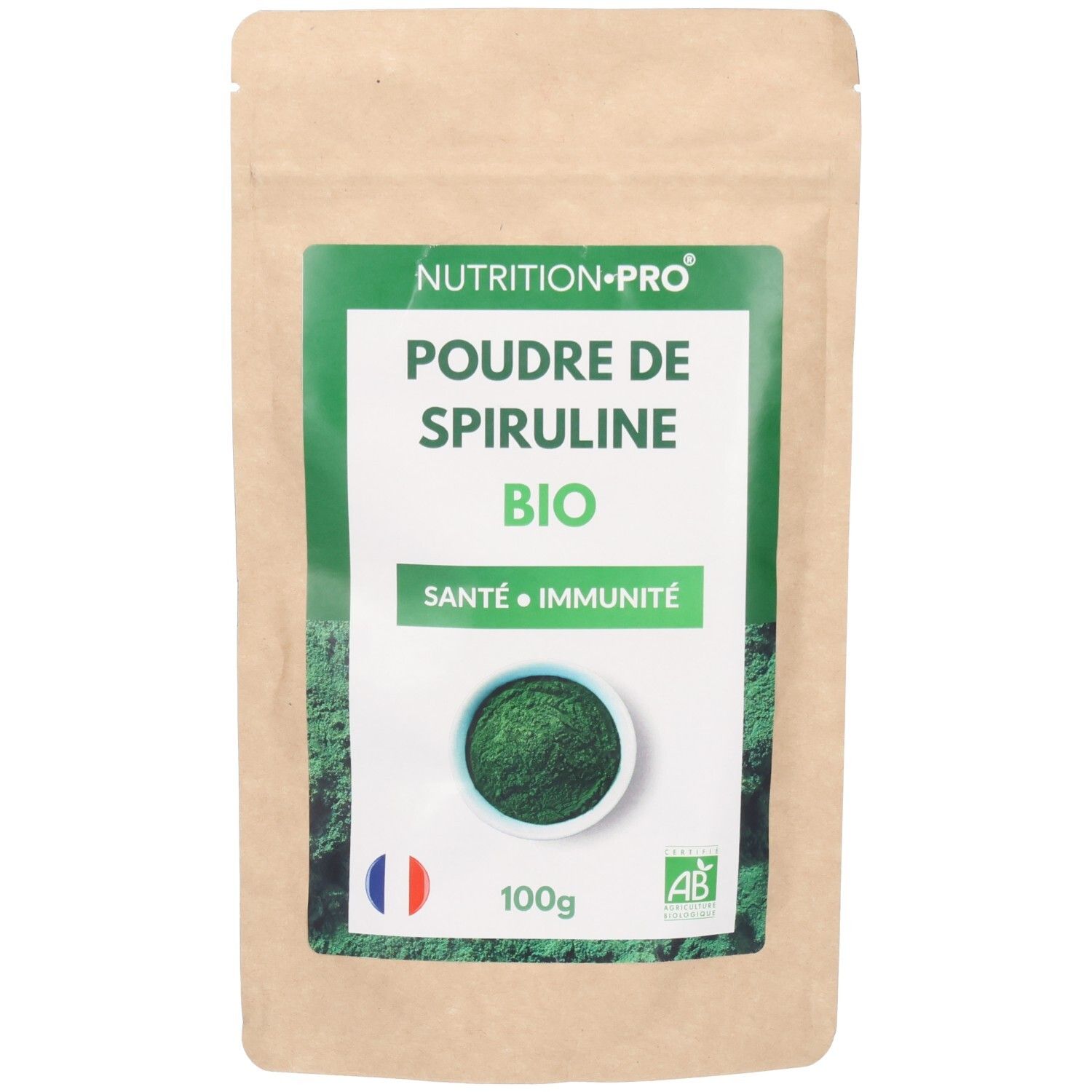Sachet avec étiquette verte. Texte: Poudre de Spiruline Bio, Santé Immunité. Drapeau français, label AB, 100g.