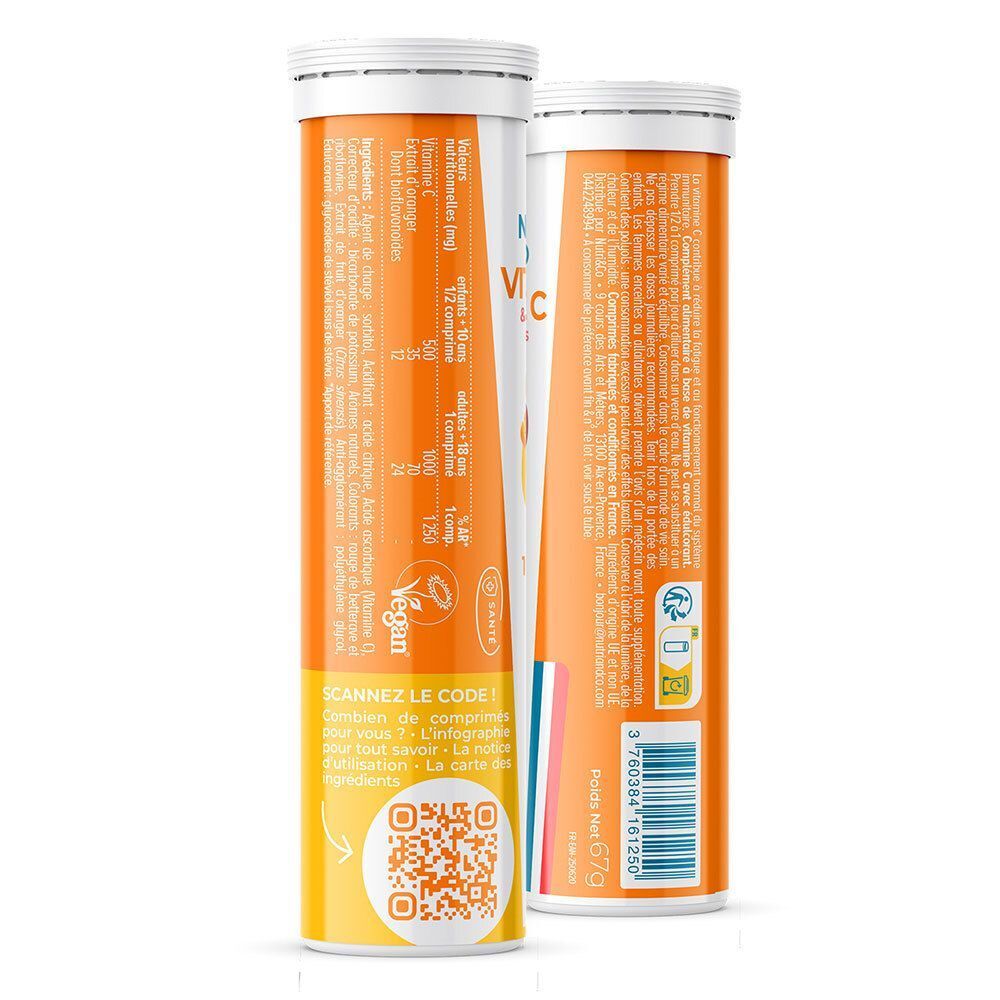 Deux tubes de vitamine C. Dos avec informations et code QR. Label végan. Fond orange avec bandes blanches et bleues.