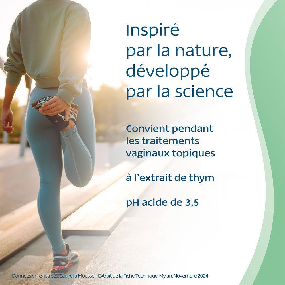 Personne en extérieur s'étirant. Texte: Inspiré par la nature, développé par la science. Convient pendant les traitements vaginaux topiques.